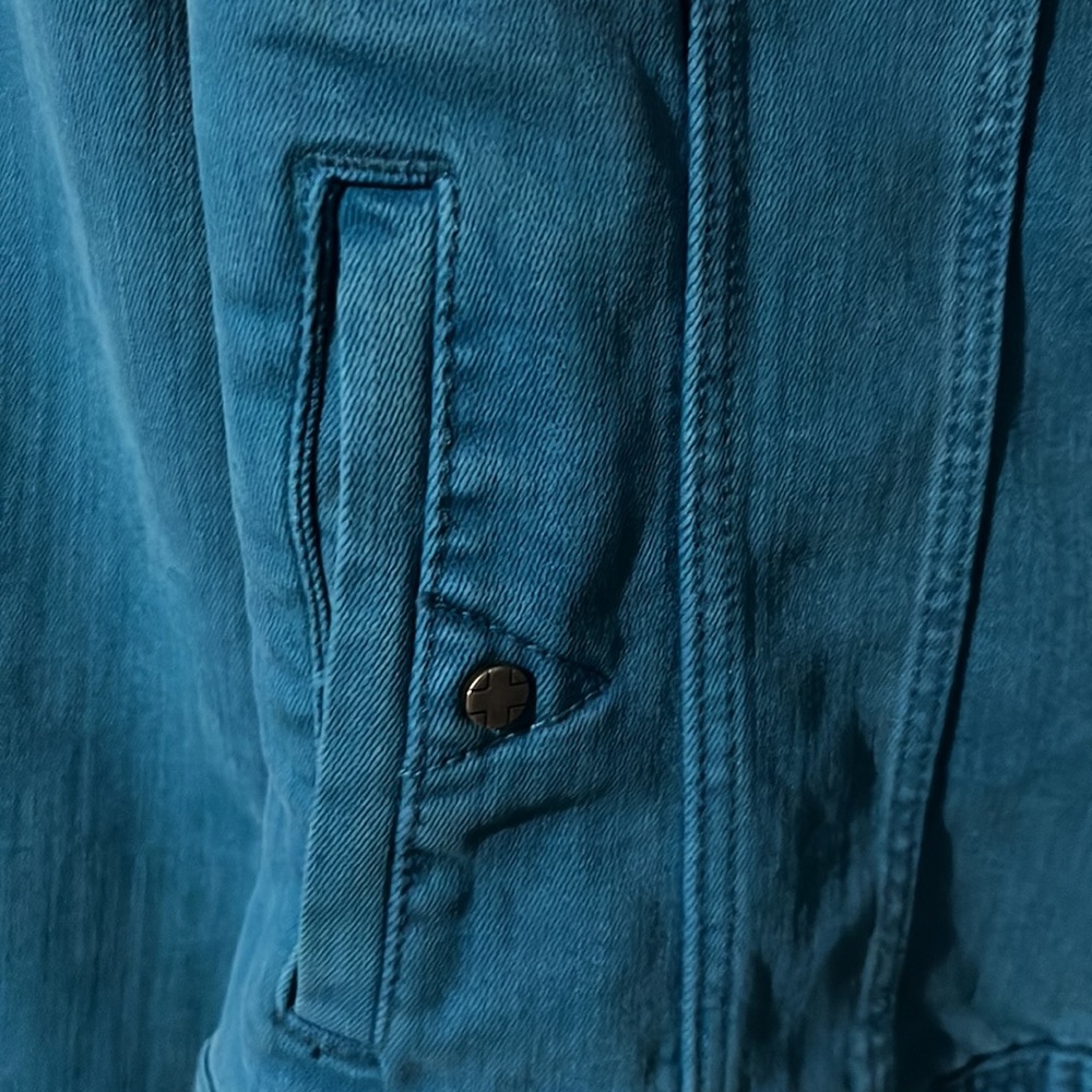 Turquoise Jacket - Picture 3 of 4